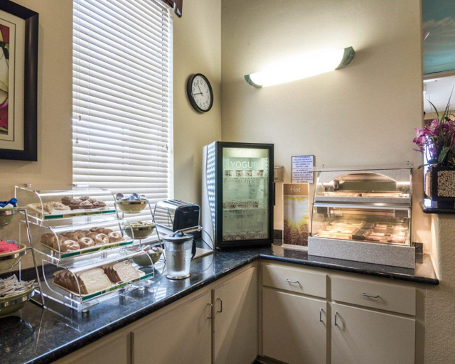 Food & Drinks 5, Quality Suites Houston North - Spring, Houston