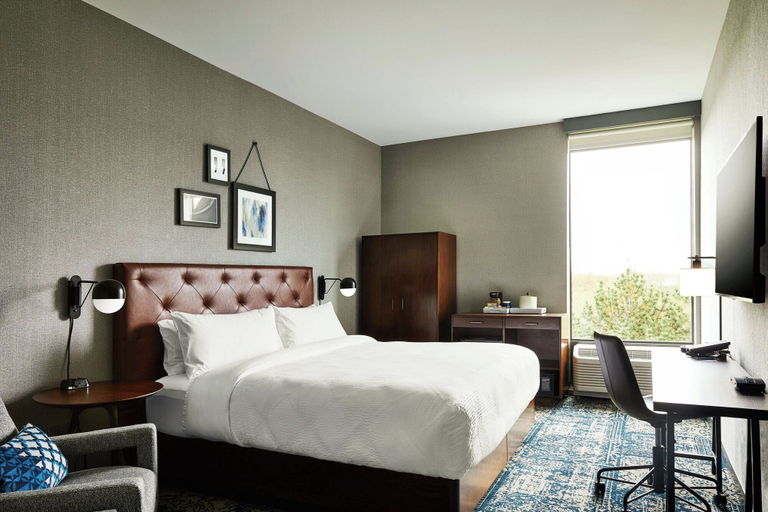 Bedroom 3, Four Points by Sheraton Chicago Westchester/Oak Brook, Cook