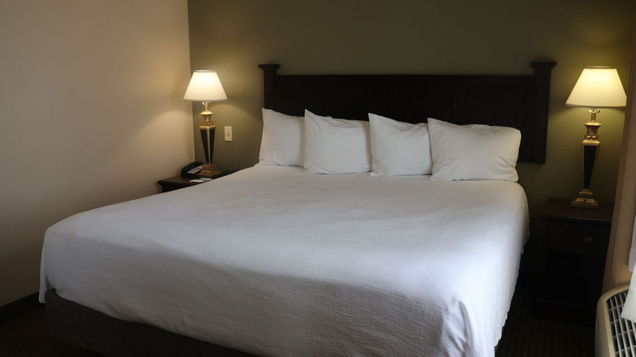 Bedroom 3, Wingate By Wyndham Peoria, Peoria