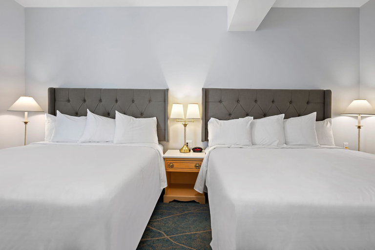 Bedroom 4, Crown Columbia Hotel, BW Premier Collection, Kootenay Boundary