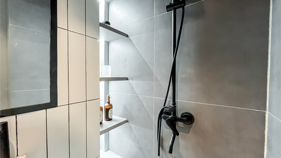 Bathroom 5, Best Deal Studio (No Kitchen) Apartment Tokyo Riverside PIK 2 By Travelio, Tangerang