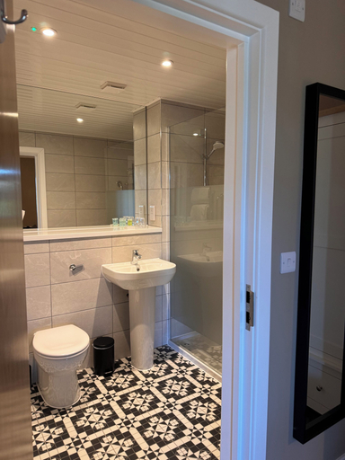 Bathroom 4, South Lawn Hotel, Hampshire