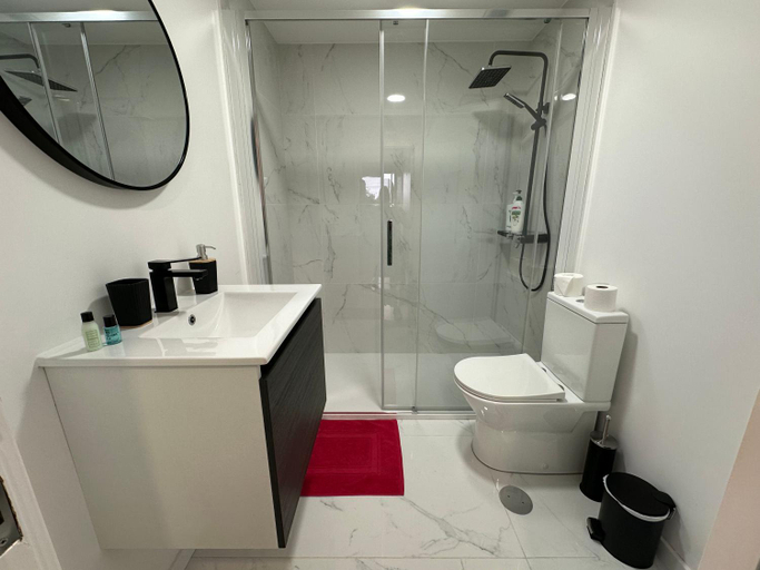 Bathroom 2, Center Funchal - Rooms For Rent, Funchal