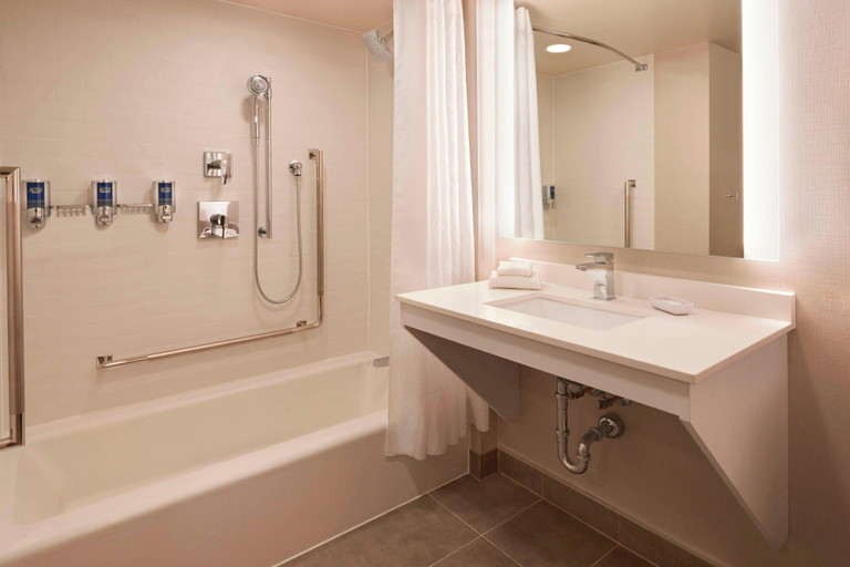 Bathroom 5, Four Points by Sheraton Hamilton - Stoney Creek, Hamilton