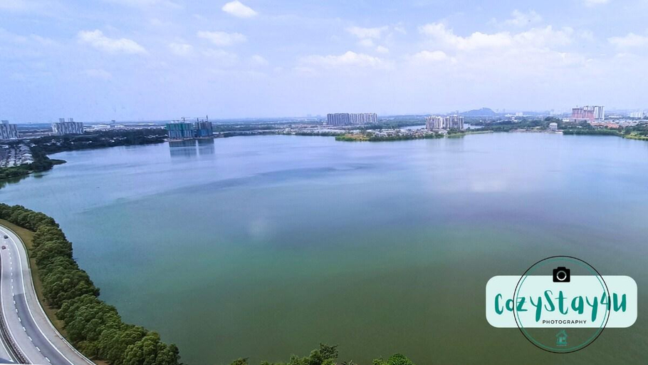 Others 5, Puchong Skylake Lake-view Condo 3-6pax , Puchong