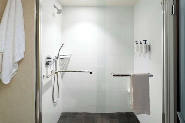 Bathroom 26