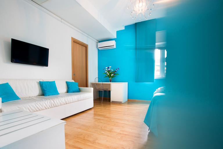 Others, Emily Suites, Napoli
