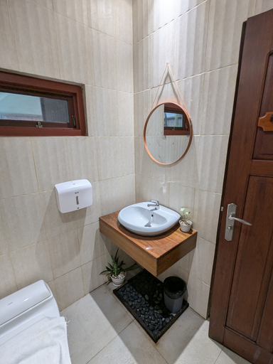Bathroom 13