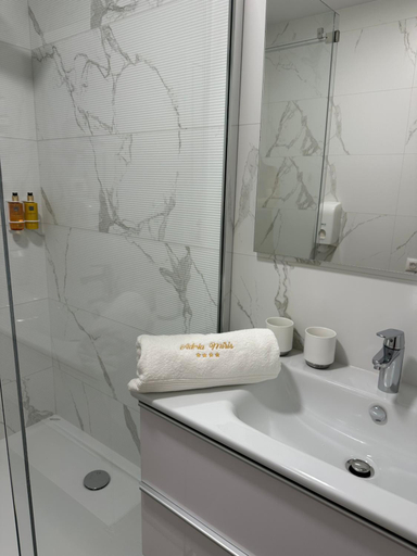 Bathroom 4, ADRIA MIRIS apartments, Podgora