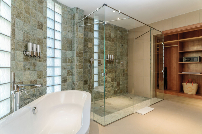 Bathroom 4, Royal Andilana Resort & Spa, Diana