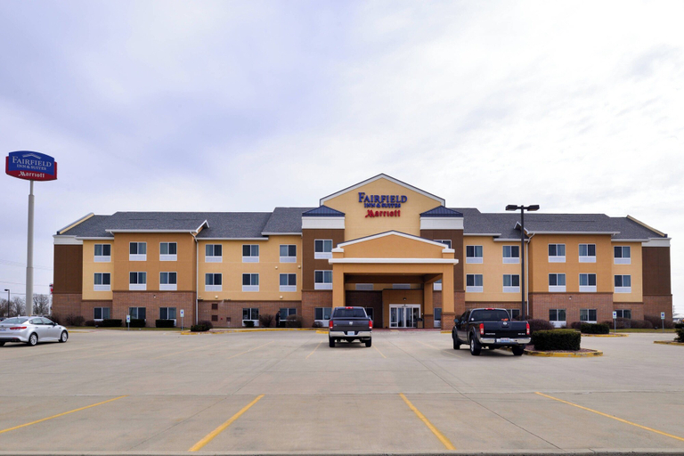 Exterior & Views 2, Fairfield Inn & Suites by Marriott Bloomington, McLean