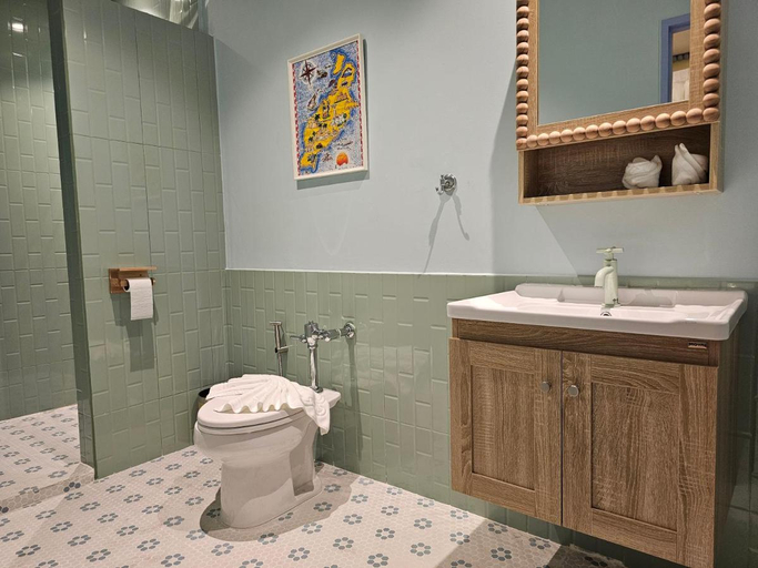 Bathroom 3, Kitsch Hotel, Ratchathewi