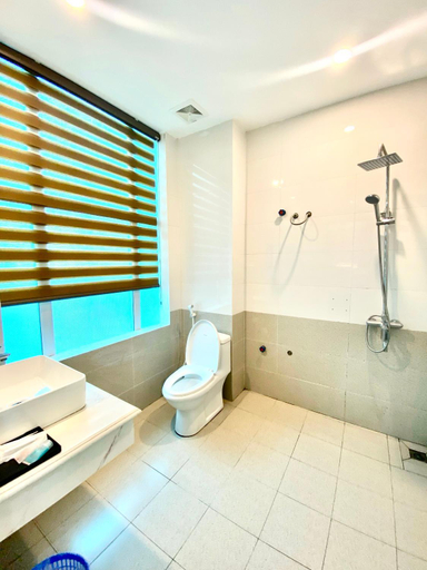 Bathroom 1, Royal Hotel Que Vo, Quế Võ