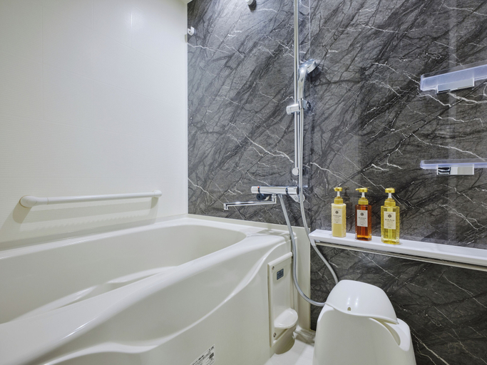 Bathroom 8