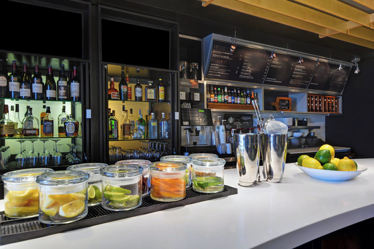 Food & Drinks 5, Courtyard by Marriott Shreveport Airport, Caddo