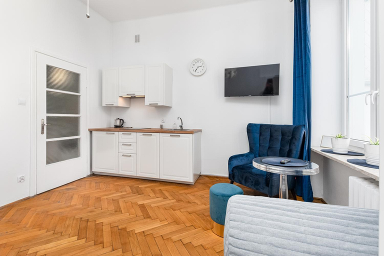 Others 3, Nowy Swiat 28 by Homeprime, Warsaw