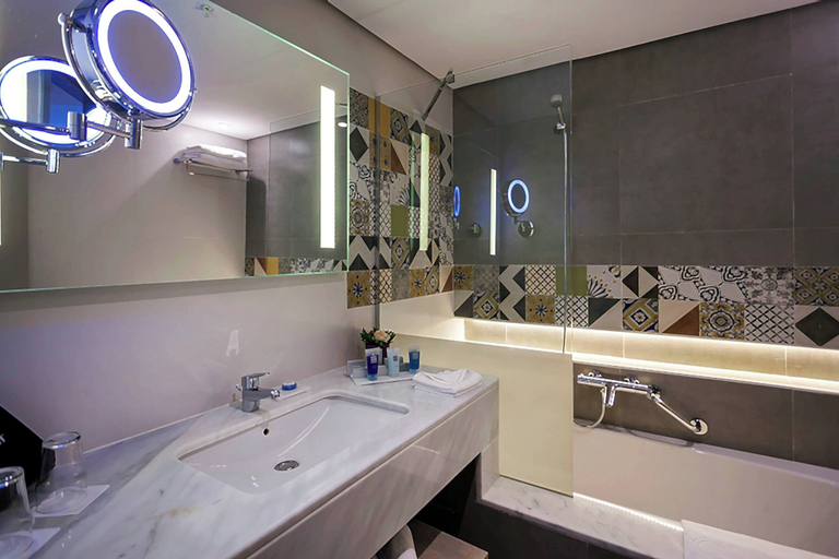 Bathroom 5, Sousse Pearl Marriott Resort & Spa, Sousse Médina
