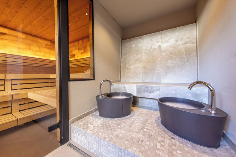 Bathroom 5, Hotel Kreuz & Post, Interlaken