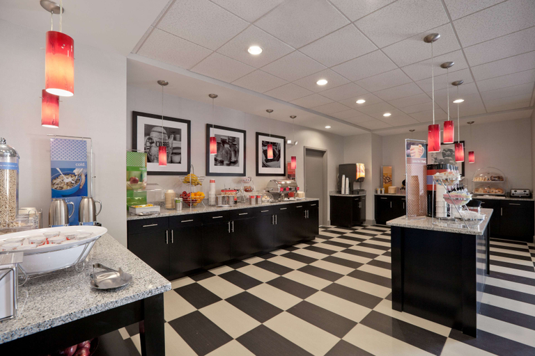 Food & Drinks 5, Hampton Inn & Suites Roanoke Airport, Roanoke City