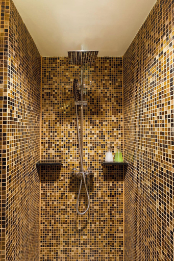 Bathroom 20
