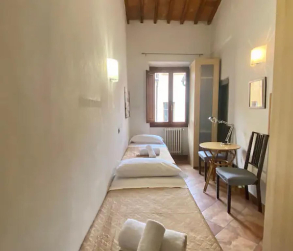 Bedroom 2, Appartamento Via Condotta, Florence