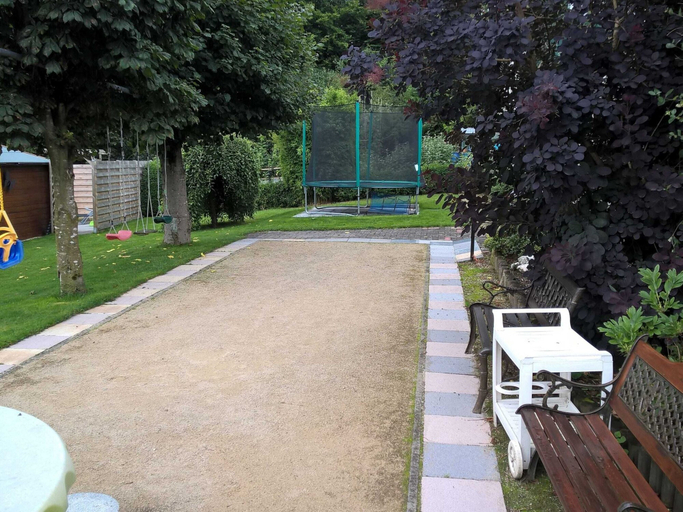 Others 4, Spacious Holiday Home With Large Garden, Liège