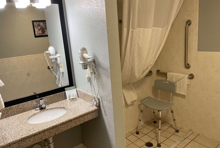 Bathroom 4, AmericInn by Wyndham Ankeny/Des Moines, Polk