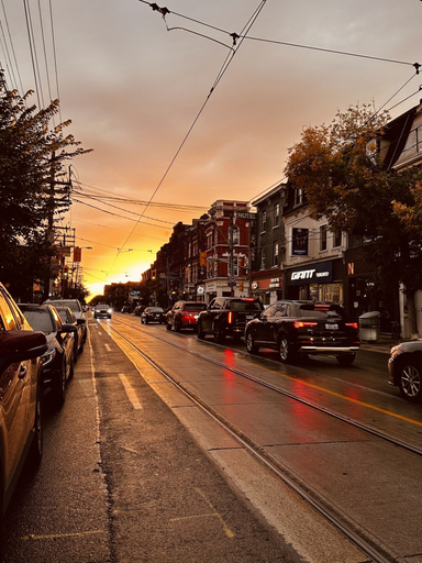 Queen Nest Hotel, Toronto
