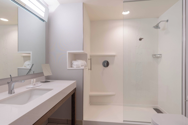 Bathroom 4, Courtyard by Marriott Thousand Oaks Agoura Hills, Los Angeles