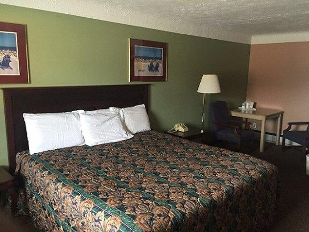 Bedroom 3, Bellevue Hotel & Suites, Huron