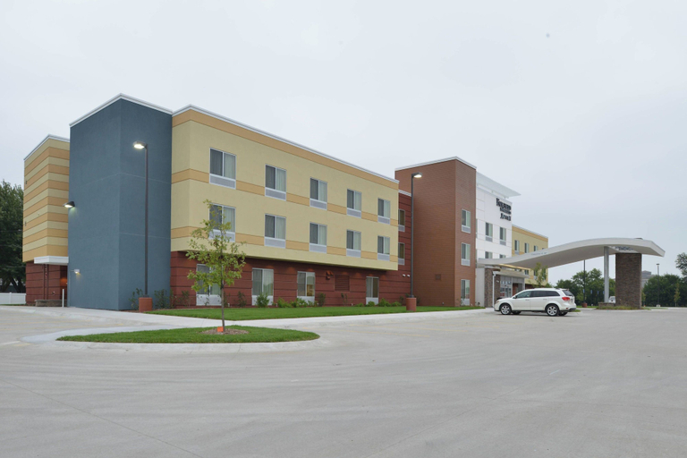 Exterior & Views 2, Fairfield Inn & Suites Fremont, Dodge