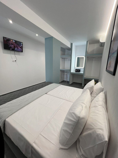 Bedroom 3, Skiathos Holiday Resort, Thessaly