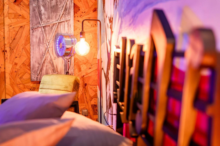 Bedroom 2, Ocean Suites