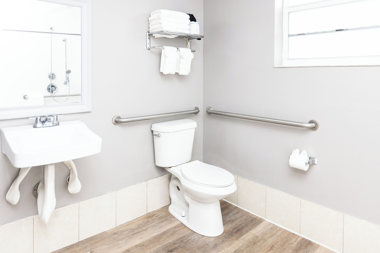 Bathroom 7