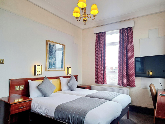 Bedroom 3, Scarisbrick Hotel, Sefton