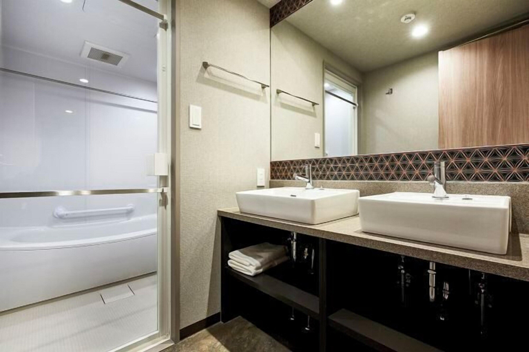 Bathroom 27