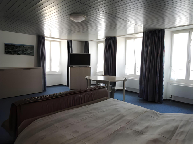 Bedroom 9