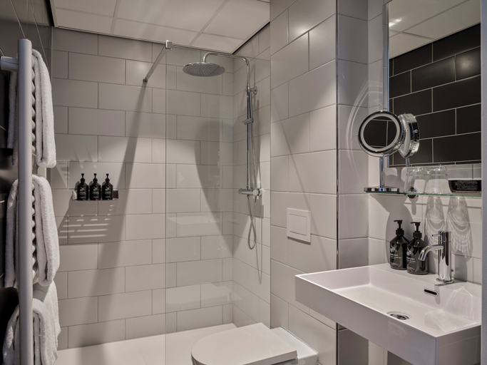 Bathroom 5, Park Centraal Den Haag, part of Sircle Collection, The Hague