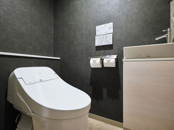 Bathroom 14