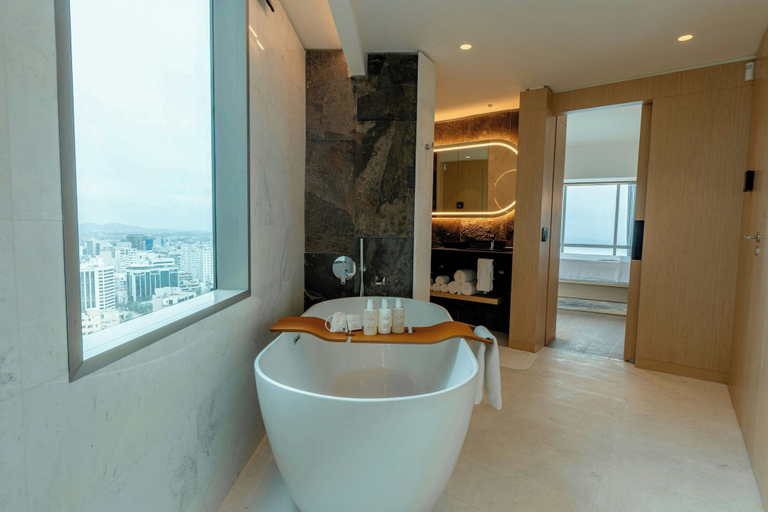 Bathroom 14