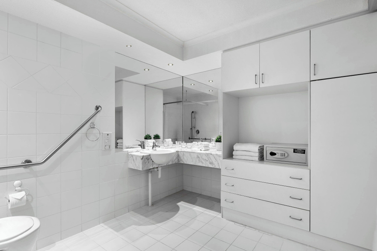 Bathroom 7