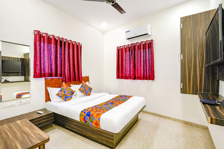 Bedroom 1, Fabexpress Green View, Mumbai Suburban