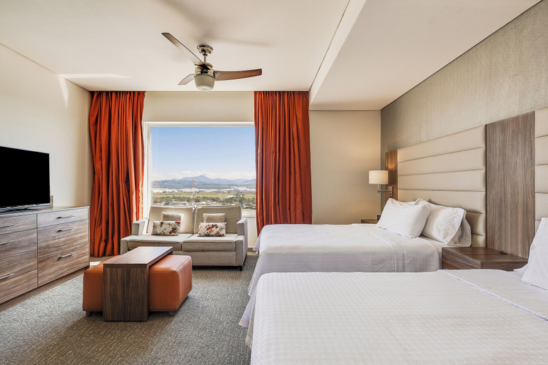 Bedroom 3, Fiesta Inn Suites Aeropuerto del Bajío, Silao