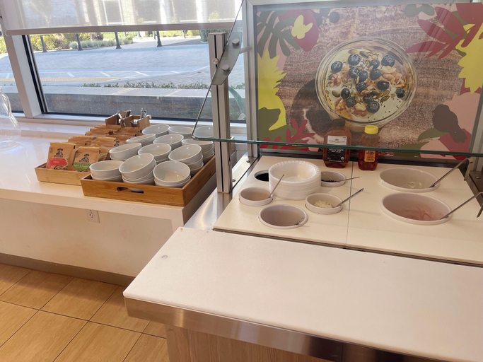 Food & Drinks 5, Element Ontario Rancho Cucamonga, San Bernardino