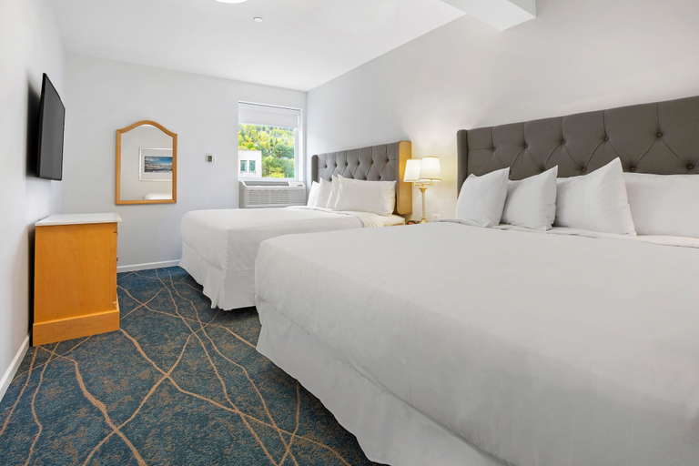 Bedroom 4, Crown Columbia Hotel, BW Premier Collection, Kootenay Boundary