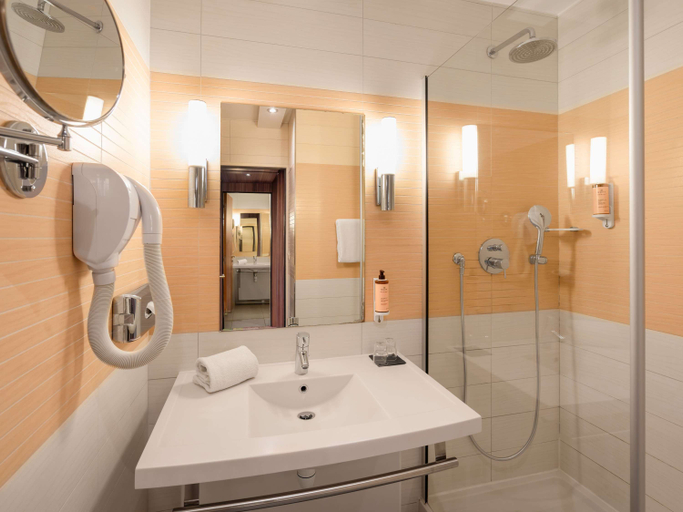 Hotel Mercure Libourne Saint-Emilion - Tap to explore photos