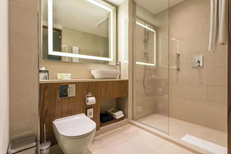 Bathroom 3, Courtyard Marriott Belgrade City Center, Belgrade