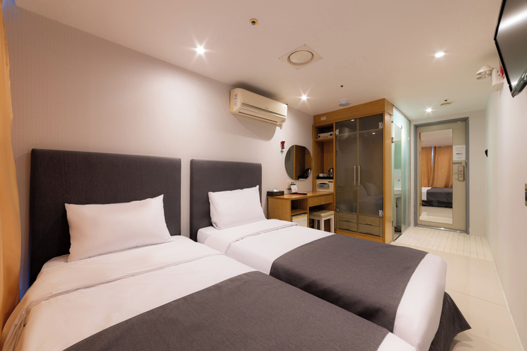 Bedroom 8