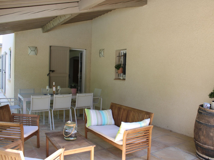 Balcony 3, Magnificent Holiday Home With Pool, Var