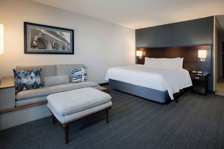 Bedroom 4, Courtyard by Marriott Worcester, Worcester